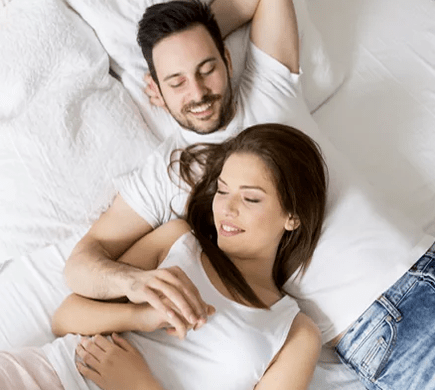 Happy couple after applying pulsero gel